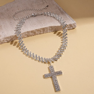Exquis collier croix argent pour femme avec zircons étincelants et chaîne à plusieurs rangs