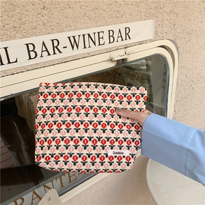 Trousse de maquillage rétro en velours côtelé avec motifs de tulipes à la main