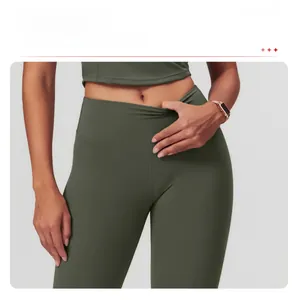 Detail der hoch taillierten olivgrünen Yoga-Leggings mit mattem elastischem Stoff