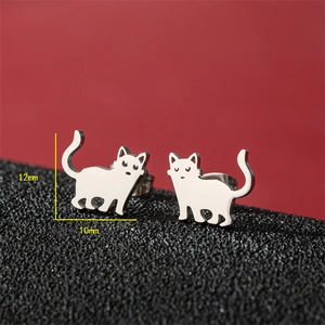 Boucles d'oreilles chat minimalistes en acier argenté, taille 12mm x 10mm