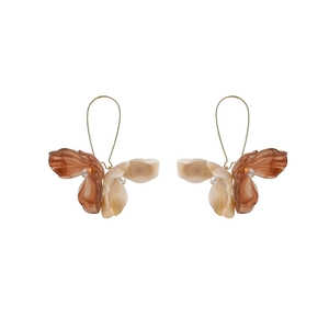 Vintage floral pearl earrings with gradient brown and white petals on white background