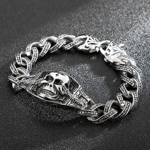 Retro vintage stainless steel skull bracelet with chunky embossed curb chain links
