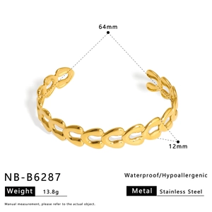 Detailed view of 64mm gold stainless steel heart chain cuff bracelet with dimensions