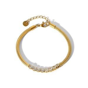 Close-up of 18K gold plated stainless steel bracelet with zircon claw chain and lobster clasp