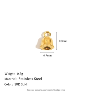 Pendentif cœur muguet en acier inoxydable plaqué or 18K, dimensions 8,3 mm x 6,7 mm