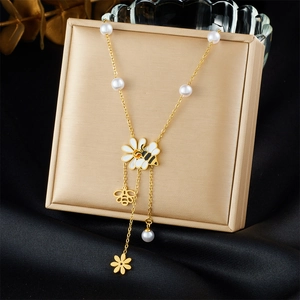Collana Nappina Y-Lariat Perla Artificial Margherita Ape Acciaio Inossidabile Donne Smalto Placcato Oro Stile Pastorale Catena Clavicola