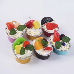 Σετ 6 ρεαλιστικά τεχνητά cupcakes φρούτων σε πολύχρωμες θήκες αλουμινίου για διακόσμηση