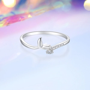 Minimalist S925 sterling silver fishtail ring with sparkling white zircon stones