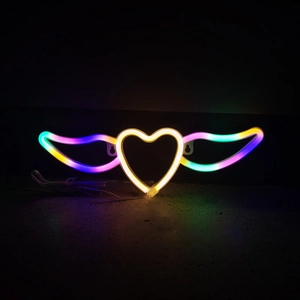 Néon LED cœur ailé arc-en-ciel avec éclairage dégradé vif et trous de fixation murale