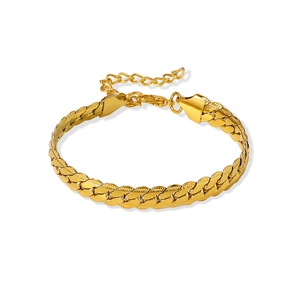 Flat woven mesh bracelet in 18K gold plated stainless steel with adjustable lobster clasp