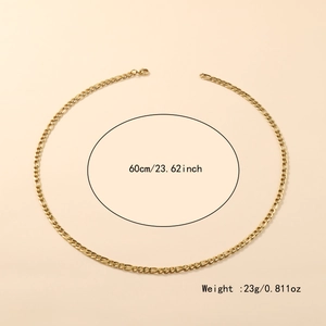 Detail of 60cm gold Figaro chain necklace with weight 23g and size measurement markers