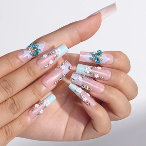 Press On Nägel Lang Coffin Französisch Rosa Blau Gradient Mit 3D Schmetterling Blume Strass Künstliche Falsche Nägel