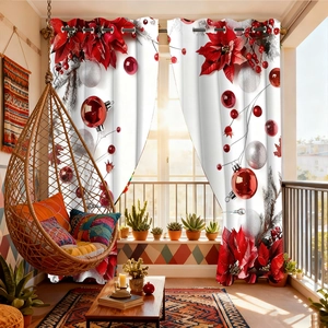 Détail de rideaux de Noël avec œillets métalliques et motifs festifs de poinsettia