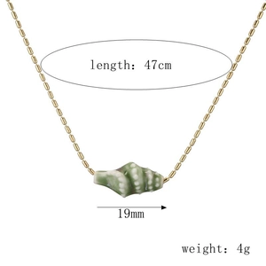 Detailed size specifications for a green ceramic conch pendant on a gold necklace
