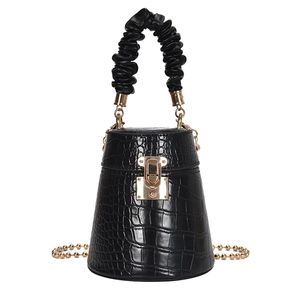 Fashionable black crocodile pattern bucket bag with pleated handle and gold chain strap