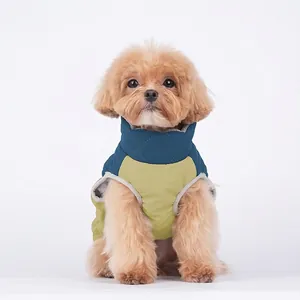 Waterdicht gewatteerd warm vest voor honden met hoge kraag en marine olijfgroen kleurblok
