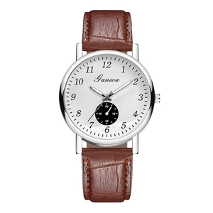 Montre à quartz pour hommes avec bracelet en cuir marron et cadran blanc à chiffres
