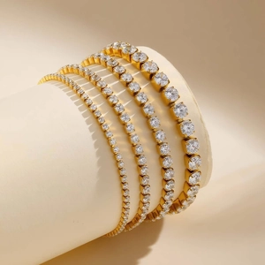 Goldene Edelstahl-Tennisarmbänder mit 2mm bis 5mm Zirkonia-Steinen für Damen