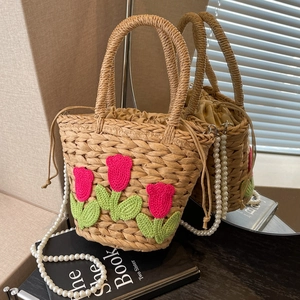 Stroh Gewebte Beuteltasche Mit Häkel Tulpen Blumendekor Künstliche Perlenkette Kordelzug Sommer Strand Handtasche Damen