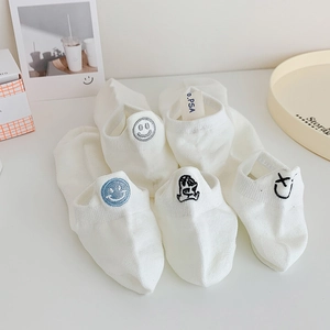 White cotton low-cut socks with cute cartoon embroidery and anti-slip heel grip
