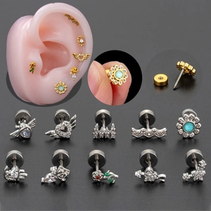 Set de pendientes de cartílago en acero inoxidable con diseños de corazón y flor