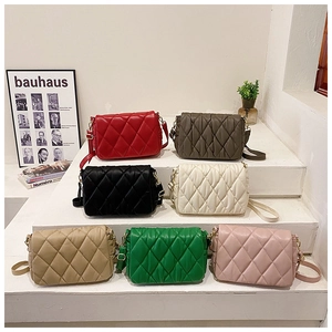Quilted PU Leather Crossbody Bag For Women Trendy Padded Rhombic Pattern Flap Shoulder Bag With Golden Hardware