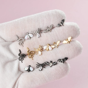 Lot de piercings en acier inoxydable avec motifs serpent, abeille, araignée et pierres