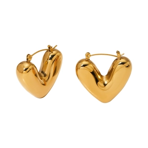 Elegant 3D heart-shaped earrings in polished gold-plated stainless steel on white back
