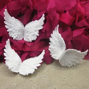 White angel wing craft accessories with feather texture for Christmas cake decoration