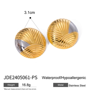 Two-tone 18k gold plated textured hoop earrings made of durable stainless steel