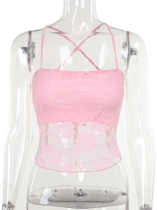 Detailansicht des rosa Camisole-Tops aus Rosen-Spitze mit überkreuzten Trägern am Rücken