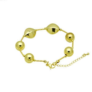 Bracciale in rame placcato oro 18k con perline tonde e sfaccettature geometriche su bianco