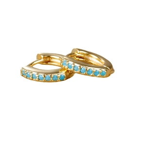 Minimalist gold hoop earrings featuring elegant inlaid turquoise stones for daily wear