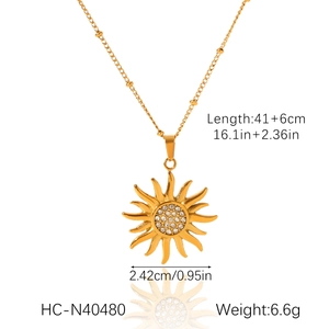 Detailed dimensions of gold sun heart pendant necklace with measurements and weight info