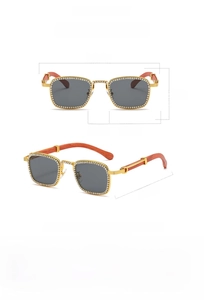 Detailed size chart of square sunglasses showing 142mm width and wood grain temple design