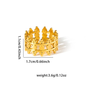 Golden crown geometric open ring detail showing dimensions of 1.1cm height and 1.7cm diameter