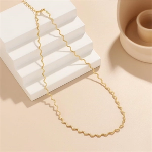 Fashion Geometric Wave Chain Copper Necklace For Women Minimalist Ins Style Polished Gold Plated Lightweight Luxury Jewelry Accessory