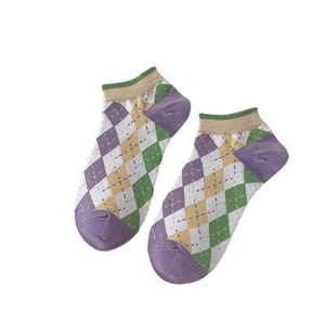 Purple diamond pattern low-cut cotton socks with green ribbed cuffs for women