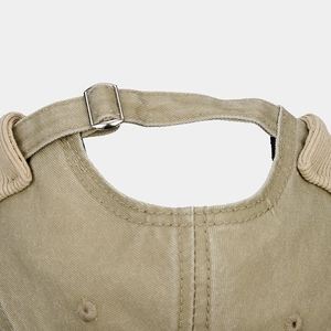 Retro washed khaki docker hat with R metal letter logo and adjustable metal buckle