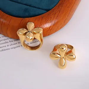 Polished 18k gold plated stainless steel teardrop flower ring in vintage casting style