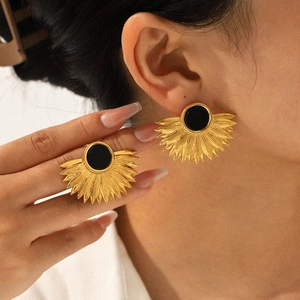 Stainless Steel Leaf Fan Stud Earrings 18K Gold Plated Vintage Minimalist French Style Jewelry For Women