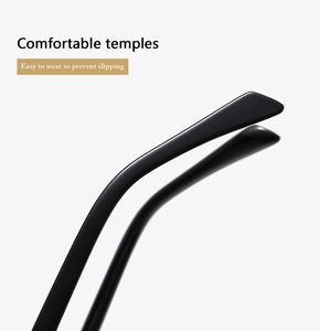 Detail of glossy black temples with ergonomic anti-slip design for comfortable wear