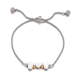 Adjustable stainless steel tulip and heart pendant bracelet with a silver metal finish