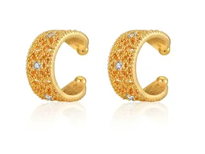 Detailed size specifications of the 18K gold-plated C-shaped ear cuff with measurements