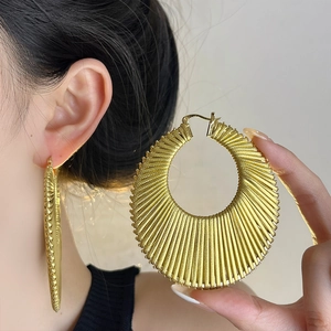 Boucles D'oreilles Créoles Géométriques Vintage Feuille Alliage Avec 925 Sterling Silver Earring Post Rétro Élégant Femmes