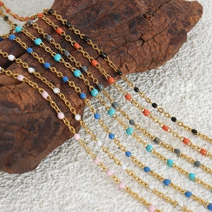 Elegante vergoldete Titanstahl-Schmucksets mit bunten Emaille-Perlen für Damen