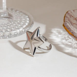 Minimalist silver pentagram star open ring in polished stainless steel for women
