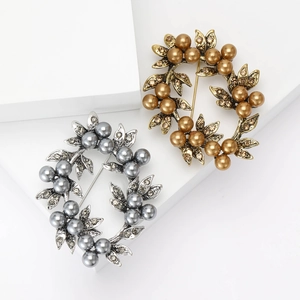 Vintage Alloy Wreath Brooch With Faux Artificial Pearl And Rhinestone Elegant Floral Plant Pin For Women Clothing Accessories