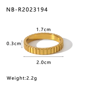 Detailed dimension guide for 18k gold plated ribbed ring showing 1.7cm inner diameter