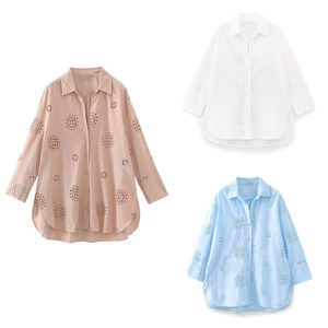 Completo camicia da donna con ricamo traforato a maniche lunghe in kaki, bianco e azzurro